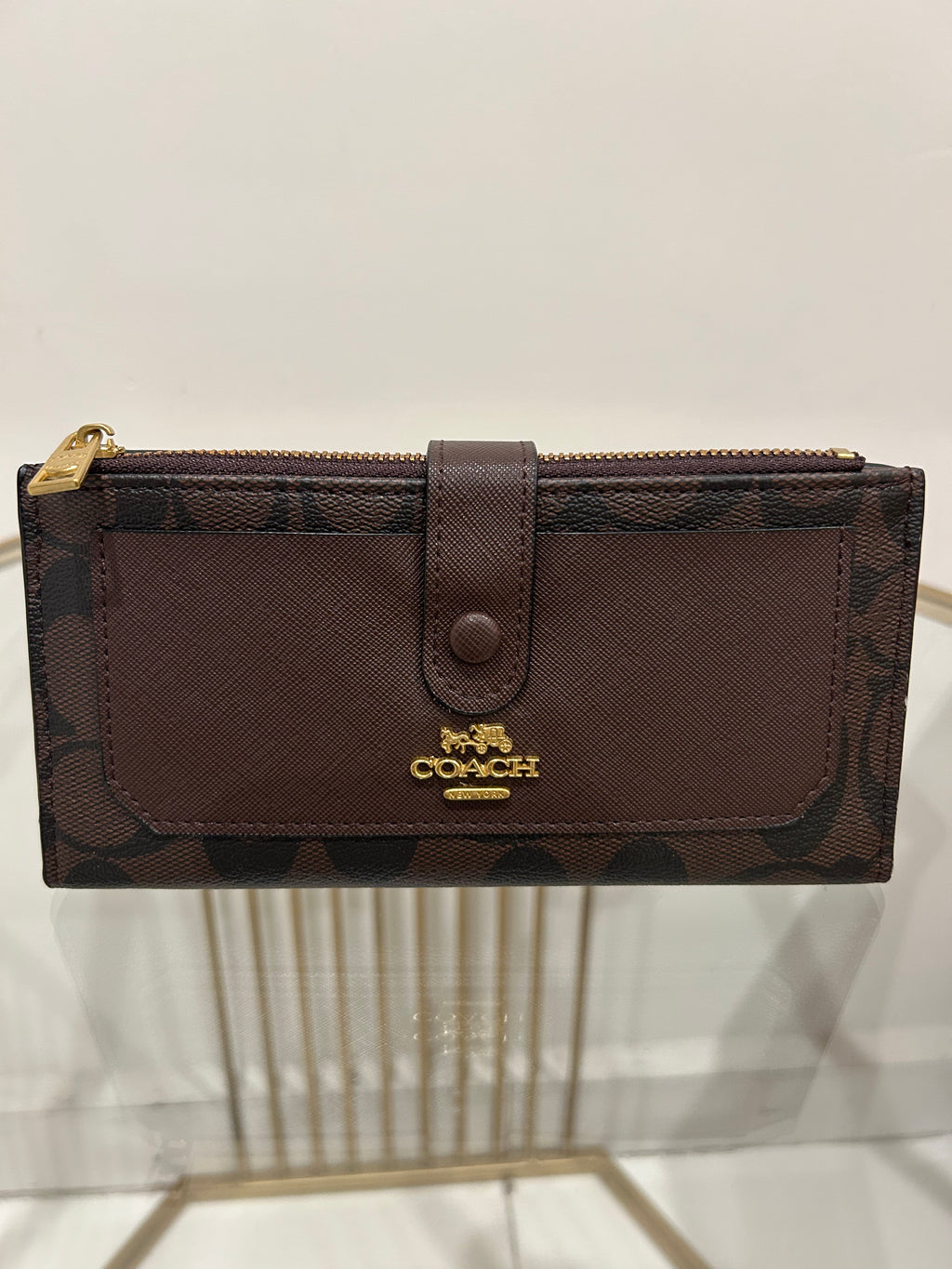 Cartera Larga Dupe Coach de Lona – Color Marrón