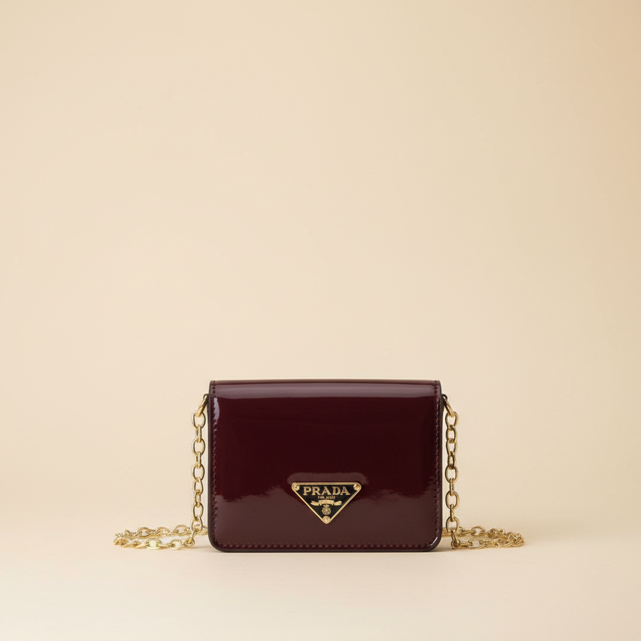 Monedero tipo Prada Rojo Brillante con Cadena Oro